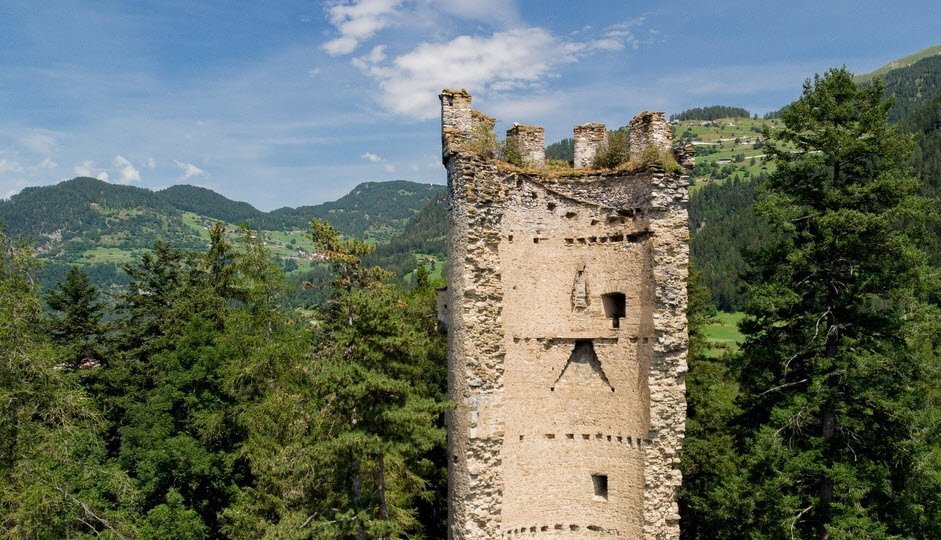 Neu-Süns Castle, Domleschg, Switzerland, Switzerland